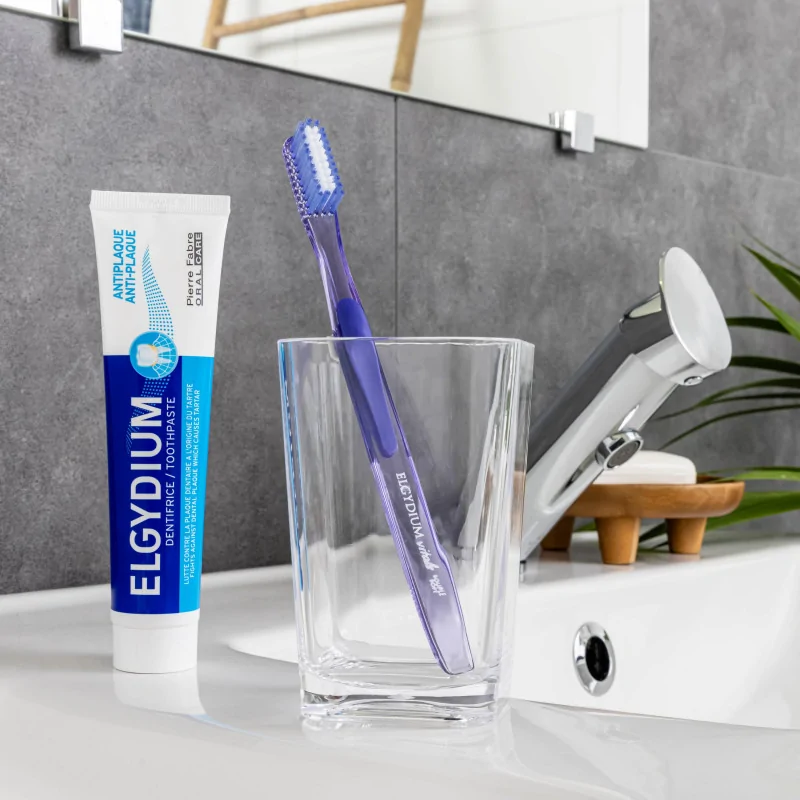 ELGYDIUM BAD VITAL MEDIUM Brosse à Dents – Image 2
